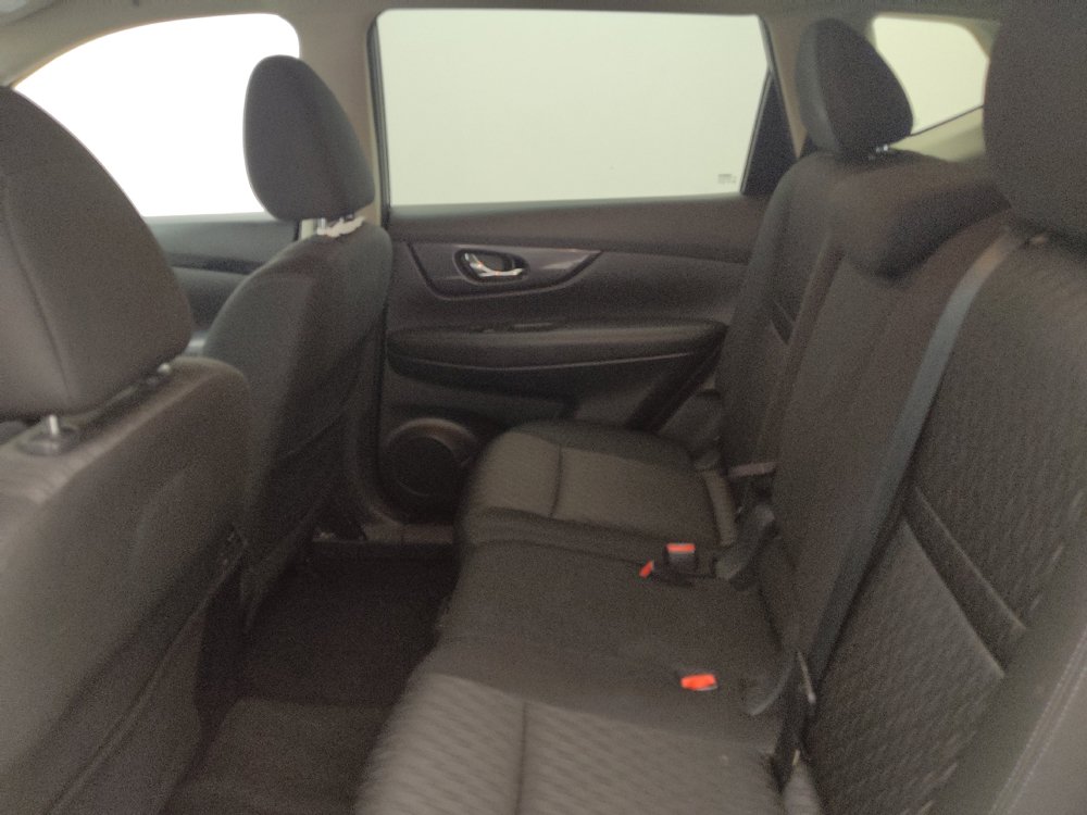 Used 2019 Nissan Rogue SV FWD image 18