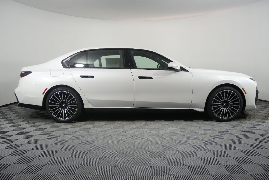 New 2026 BMW 740i w/ Executive Package RWD image 3