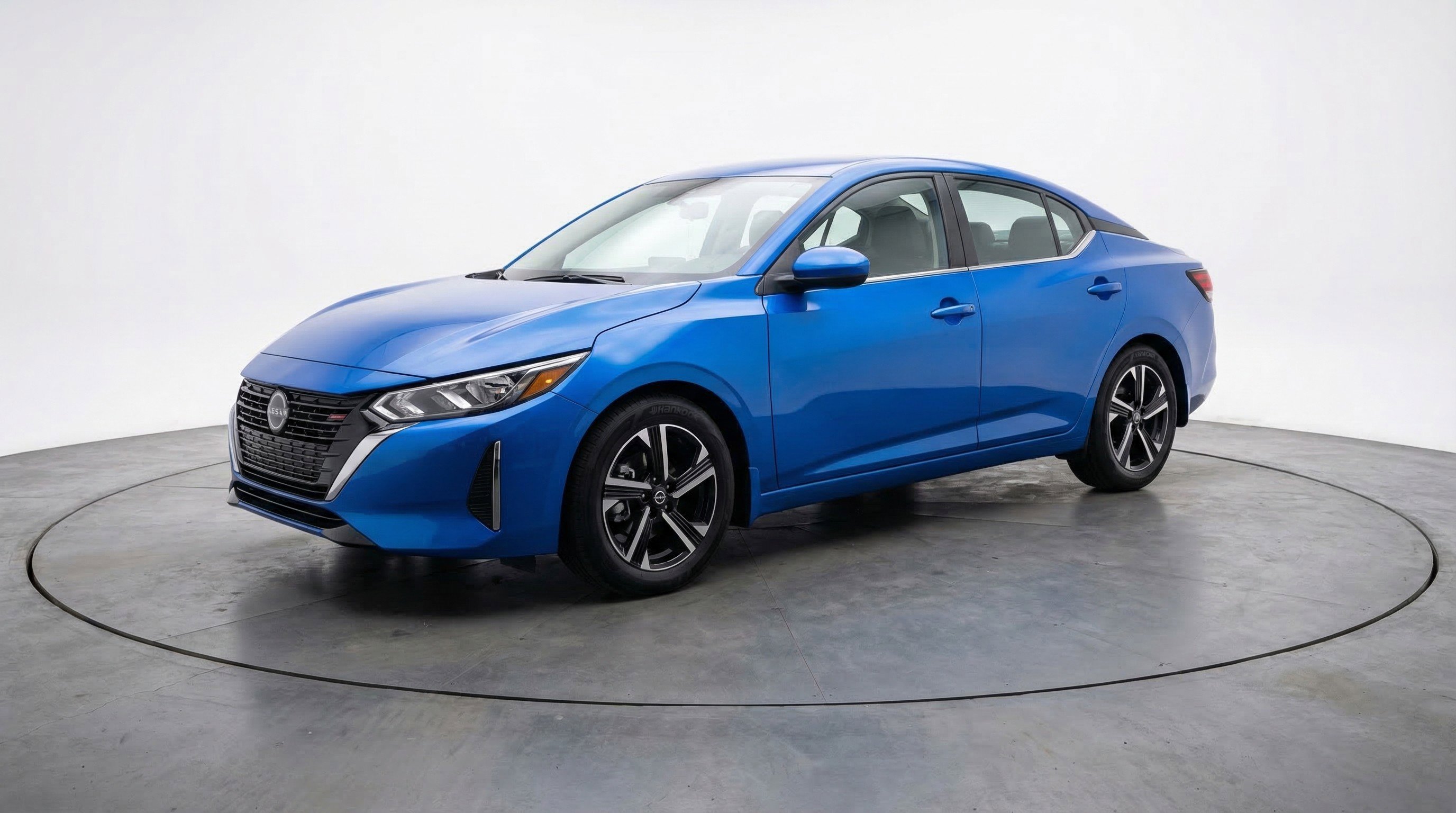 Used 2025 Nissan Sentra SV image 3