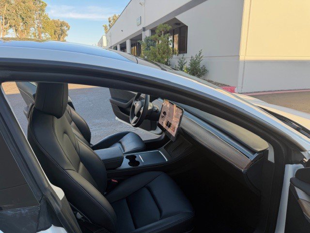 Used 2023 Tesla Model 3 Standard Range image 12