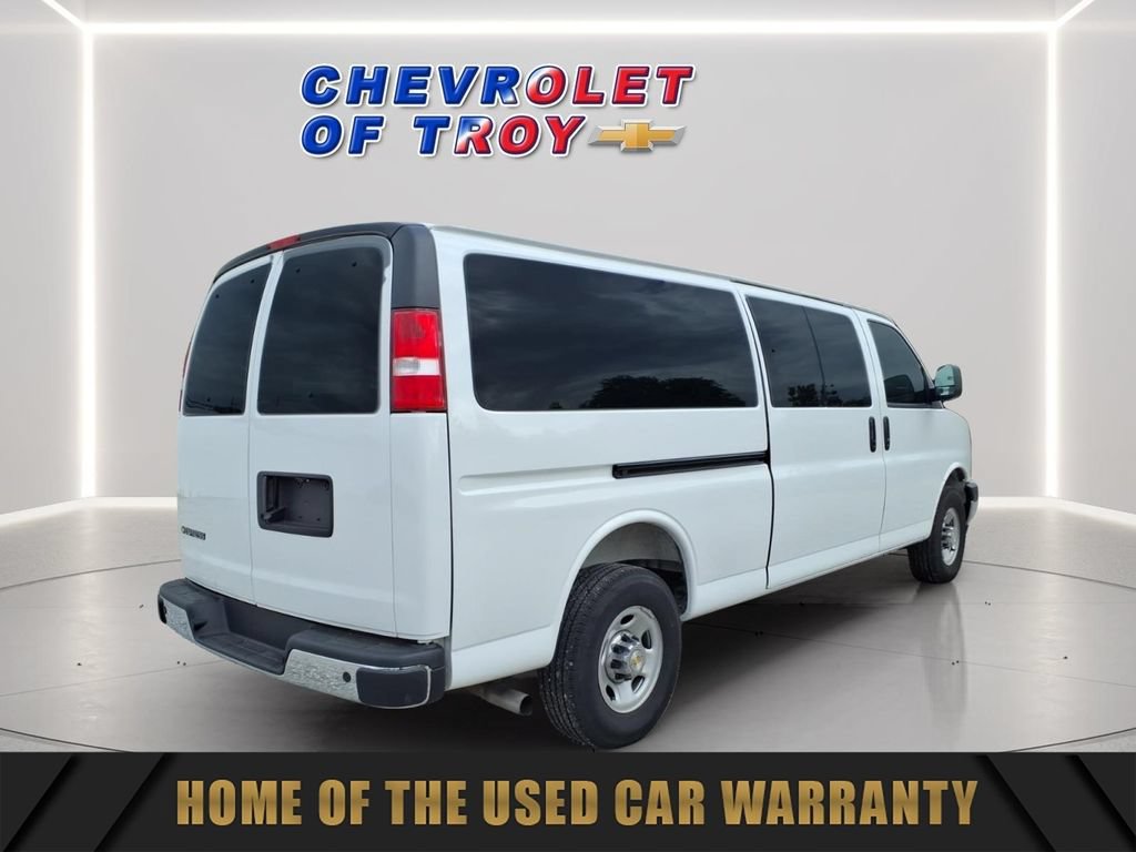 Used 2025 Chevrolet Express 3500 LT w/ LT Preferred Equipment Group RWD image 9