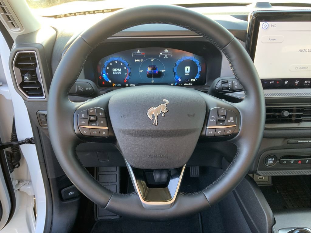 Used 2025 Ford Bronco Sport Outer Banks AWD/4WD image 19