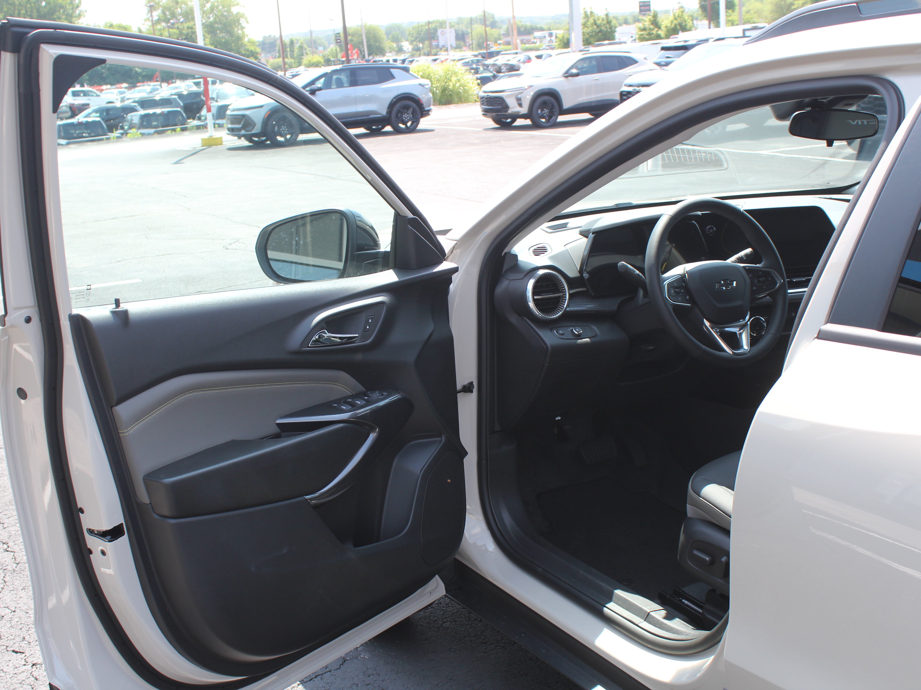 New 2026 Chevrolet Trax ACTIV w/ Driver Confidence Package FWD image 9
