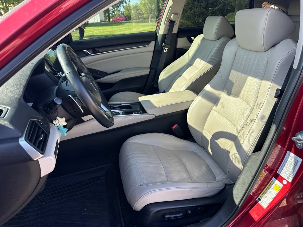 Used 2018 Honda Accord Touring image 15