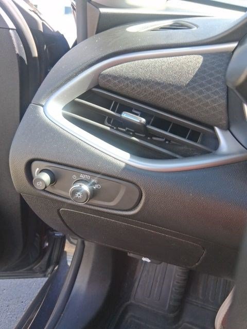 Used 2022 Chevrolet Malibu LS FWD image 13