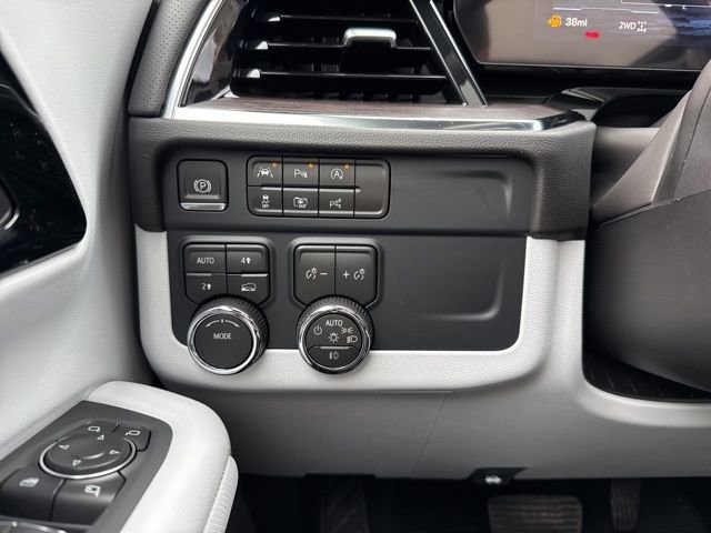 New 2026 Chevrolet Suburban Premier image 23