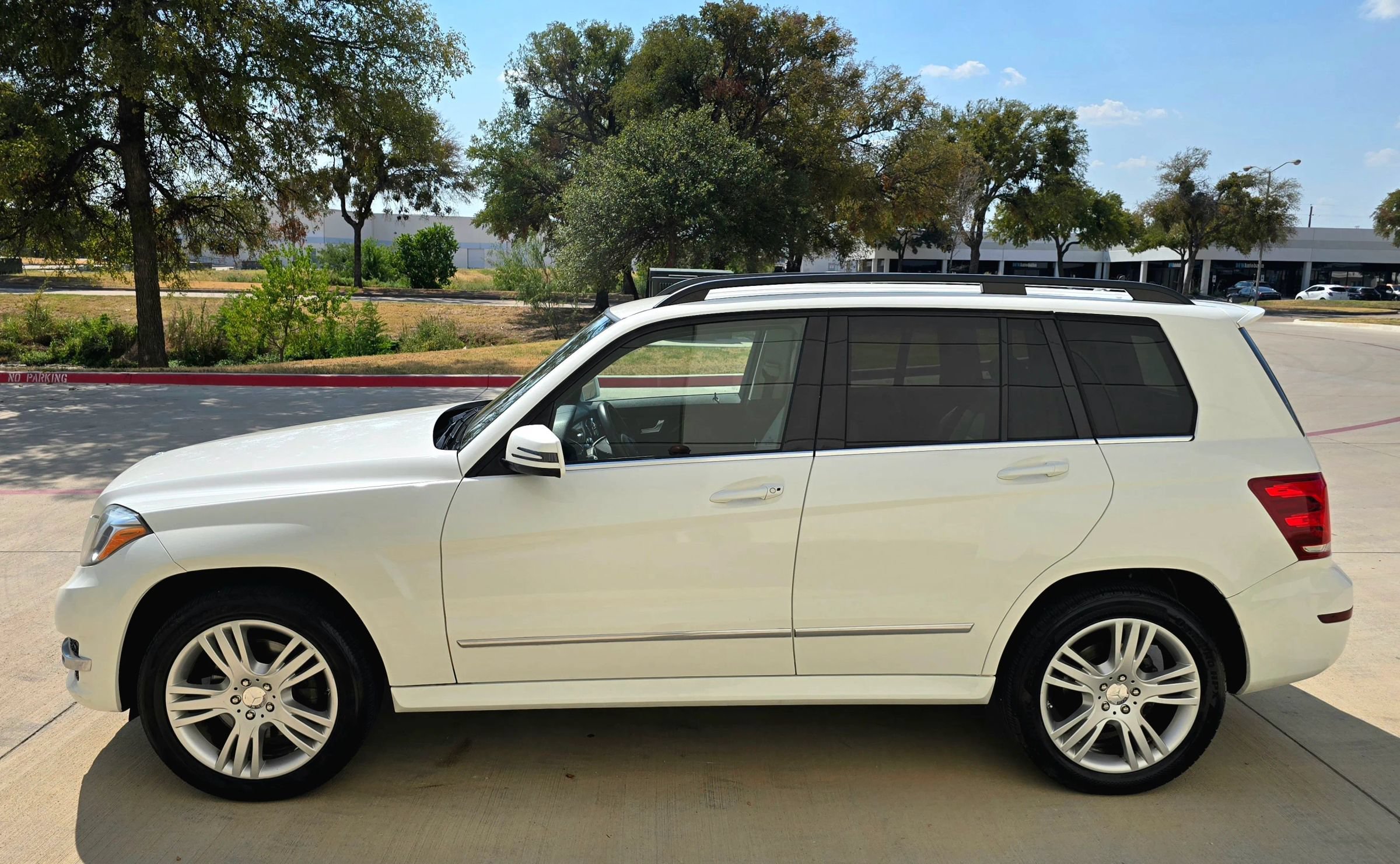 Used 2014 Mercedes-Benz GLK 350 2WD image 9