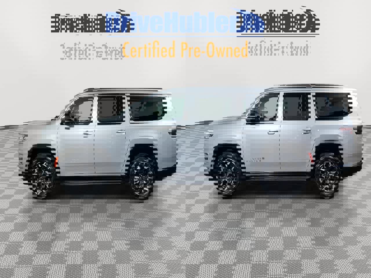 Used 2024 Jeep Wagoneer L Series III w/ Flexible Seating Group image 5