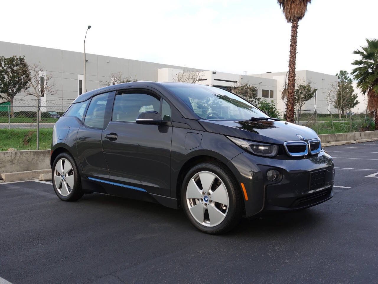 Used 2015 BMW i3 w/ Range Extender RWD image 25