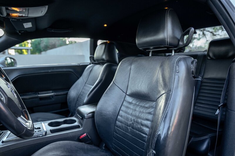 Used 2013 Dodge Challenger SXT RWD image 10