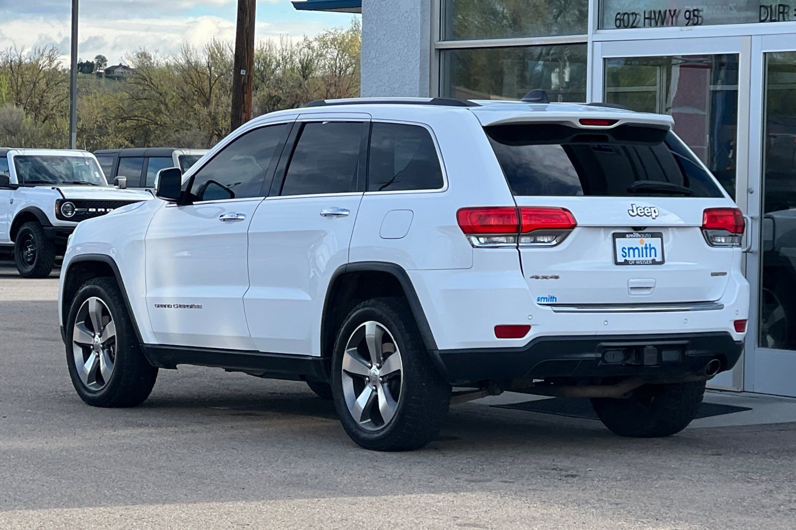 Used 2015 Jeep Grand Cherokee Limited w/ Trailer Tow Group IV image 7