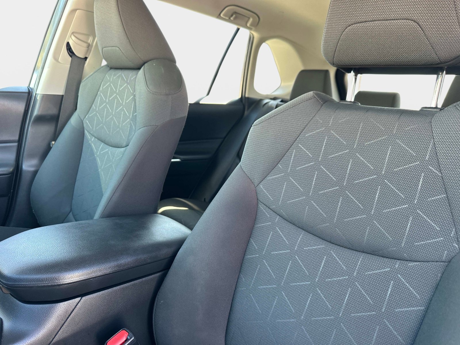 Used 2024 Toyota RAV4 XLE image 21