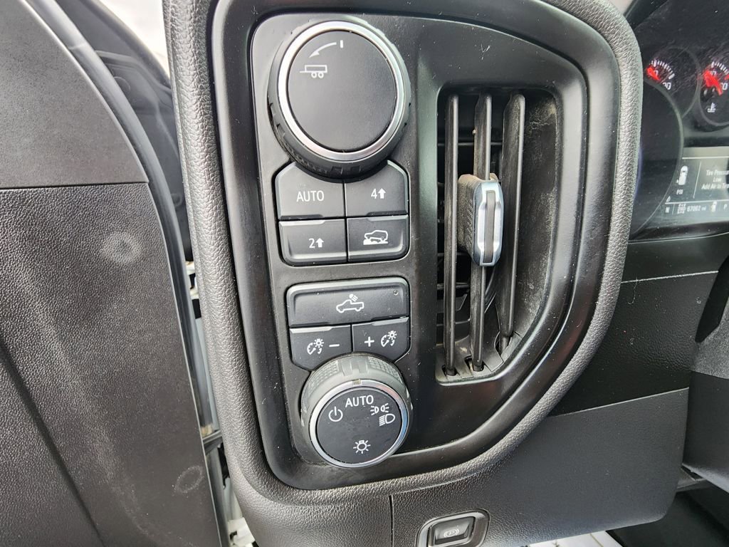 Used 2020 Chevrolet Silverado 1500 Custom w/ Custom Value Package image 14