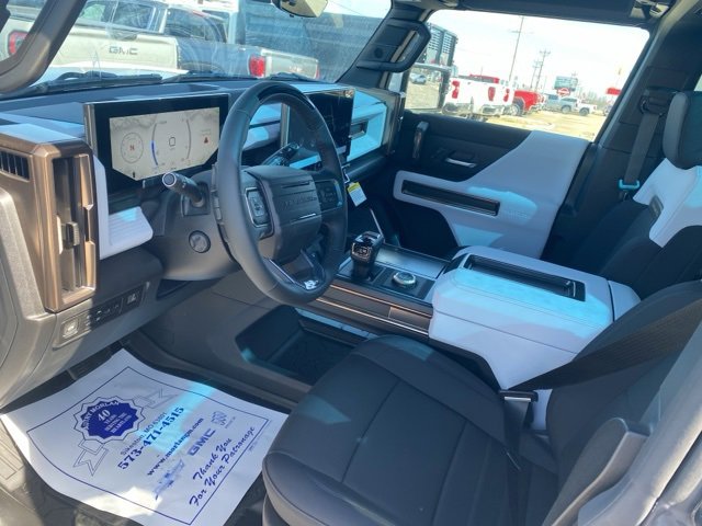 New 2025 GMC Hummer EV 2X w/ LPO, Roof Cross Rail Package image 17