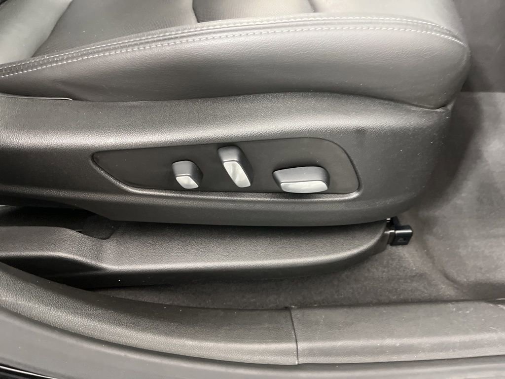 Used 2020 Cadillac XT6 Premium Luxury w/ LPO, Floor Liner Package image 7