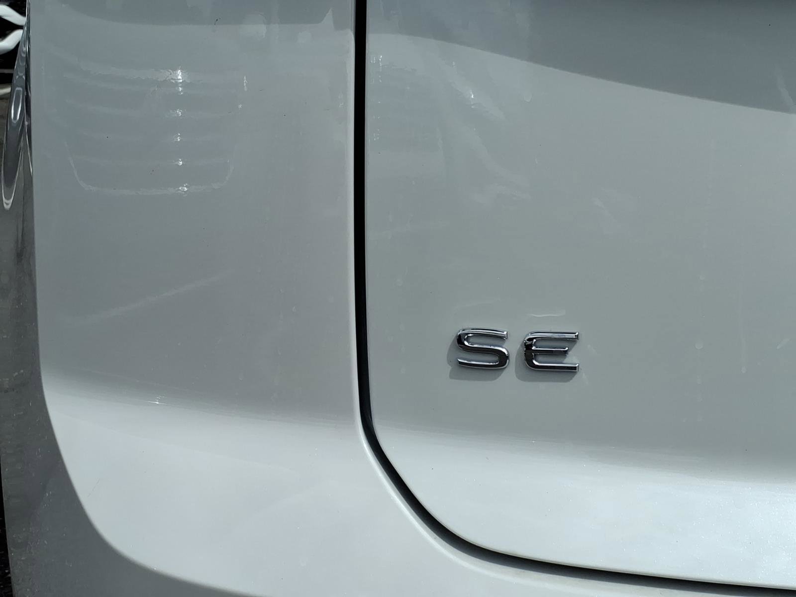 New 2026 Volkswagen Atlas Cross Sport SE image 9