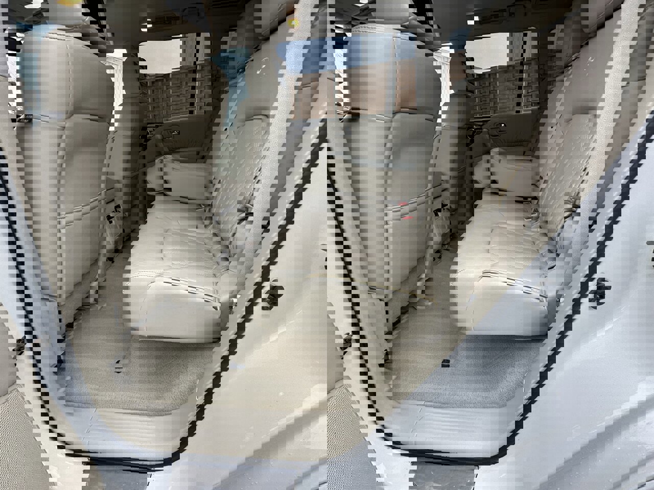 Used 2014 INFINITI QX80 4WD w/ Deluxe Touring Package image 8