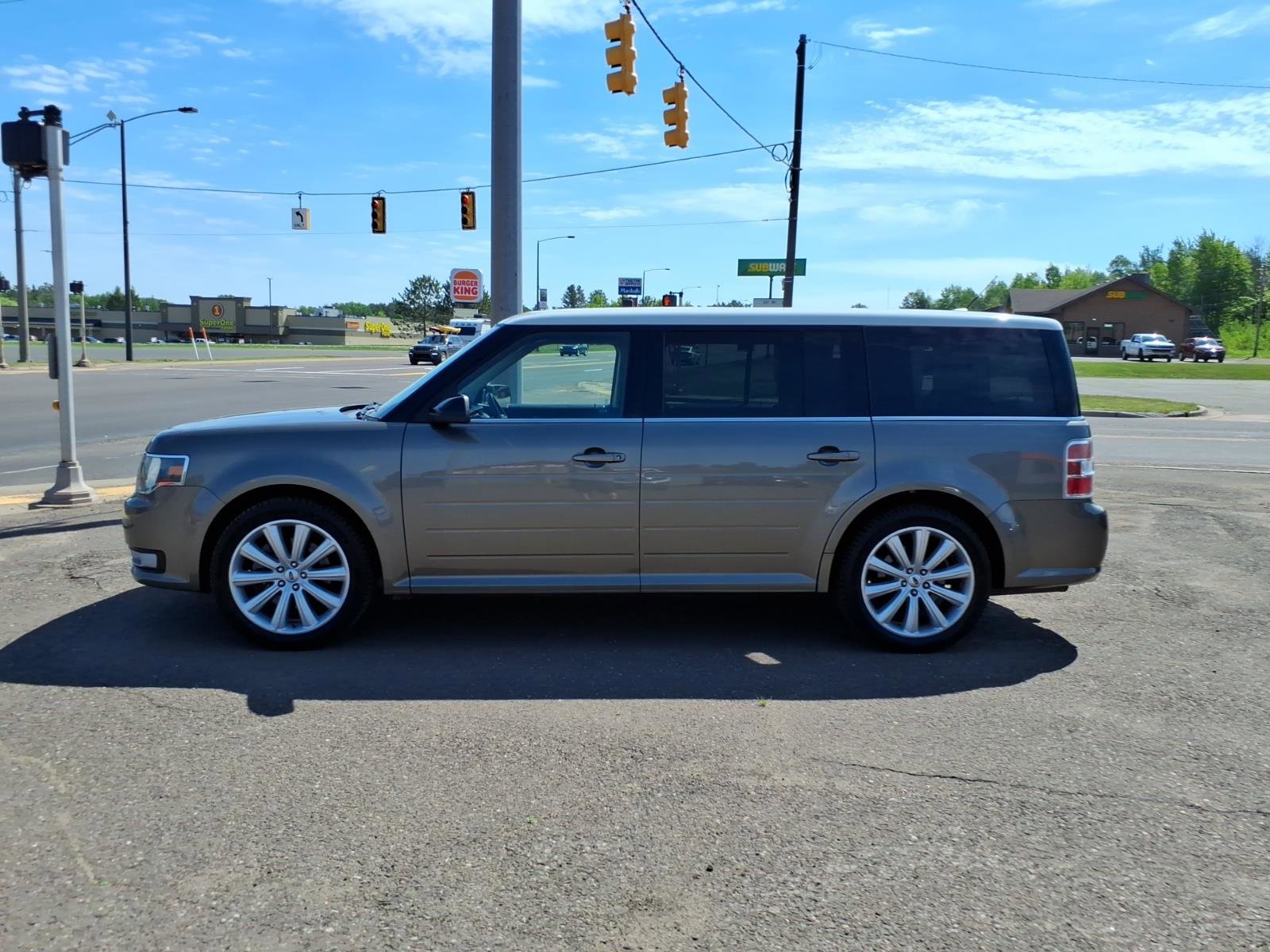 Used 2014 Ford Flex SEL w/ Equipment Group 202A AWD/4WD image 2