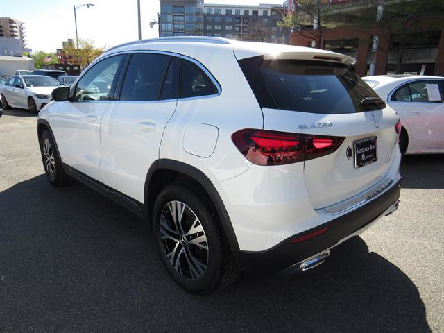Used 2025 Mercedes-Benz GLA 250 4MATIC image 2