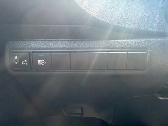 Used 2024 Toyota Corolla LE FWD image 22