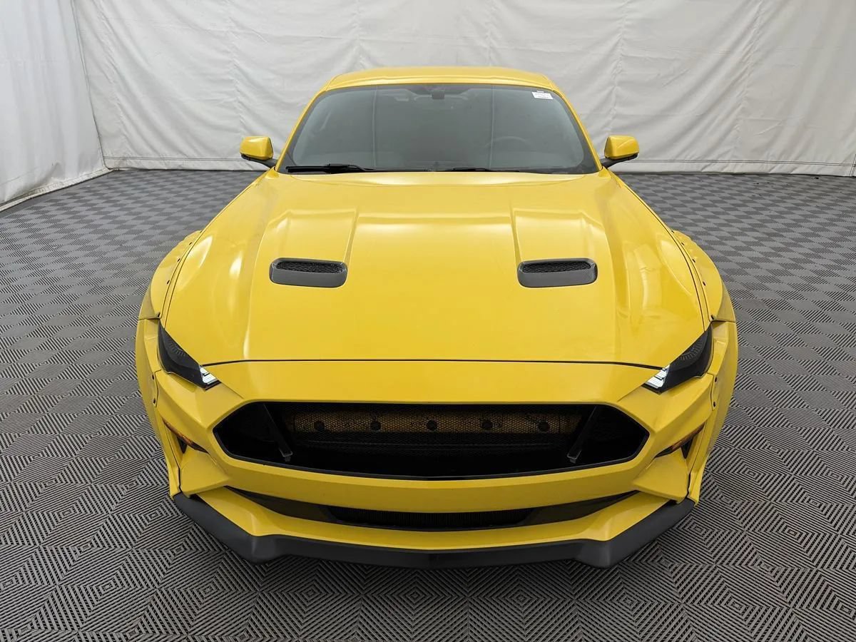 Used 2018 Ford Mustang GT Premium w/ GT Performance Package RWD image 3