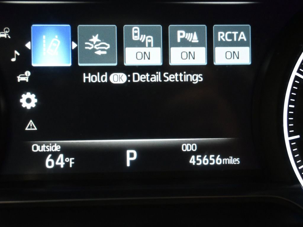 Certified 2023 Toyota Venza XLE AWD/4WD image 16