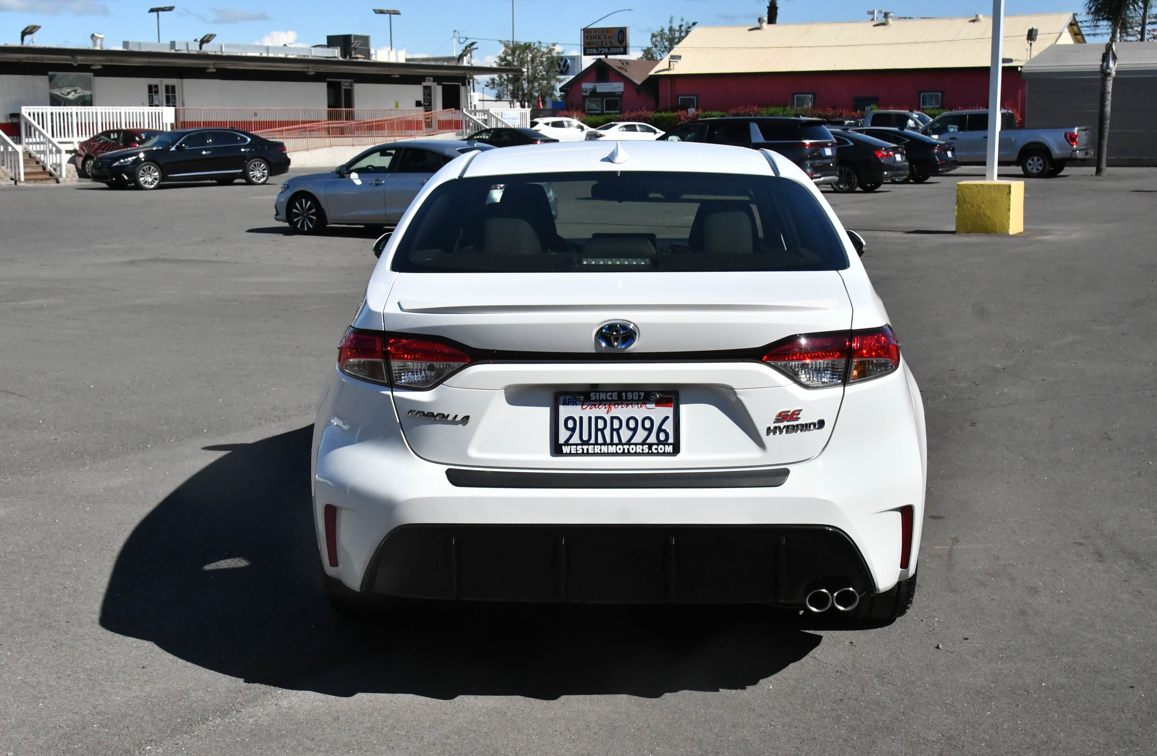 Used 2024 Toyota Corolla SE w/ SE Package image 7