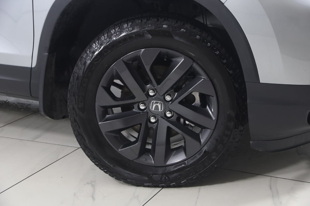 Used 2025 Honda Ridgeline Sport image 13