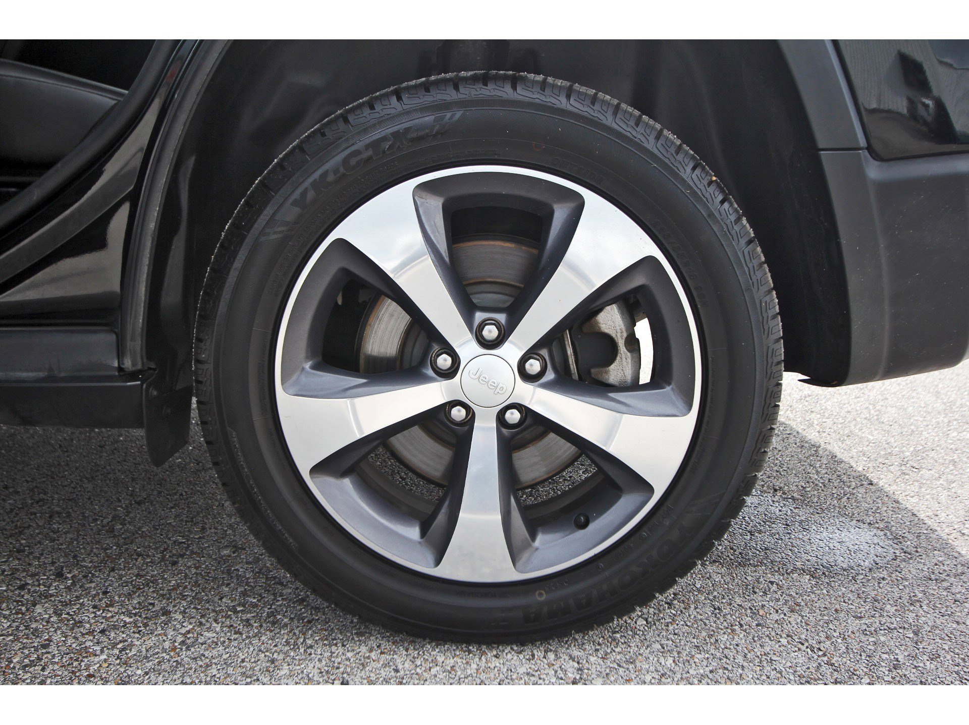 Used 2019 Jeep Cherokee Limited w/ Luxury Group image 30