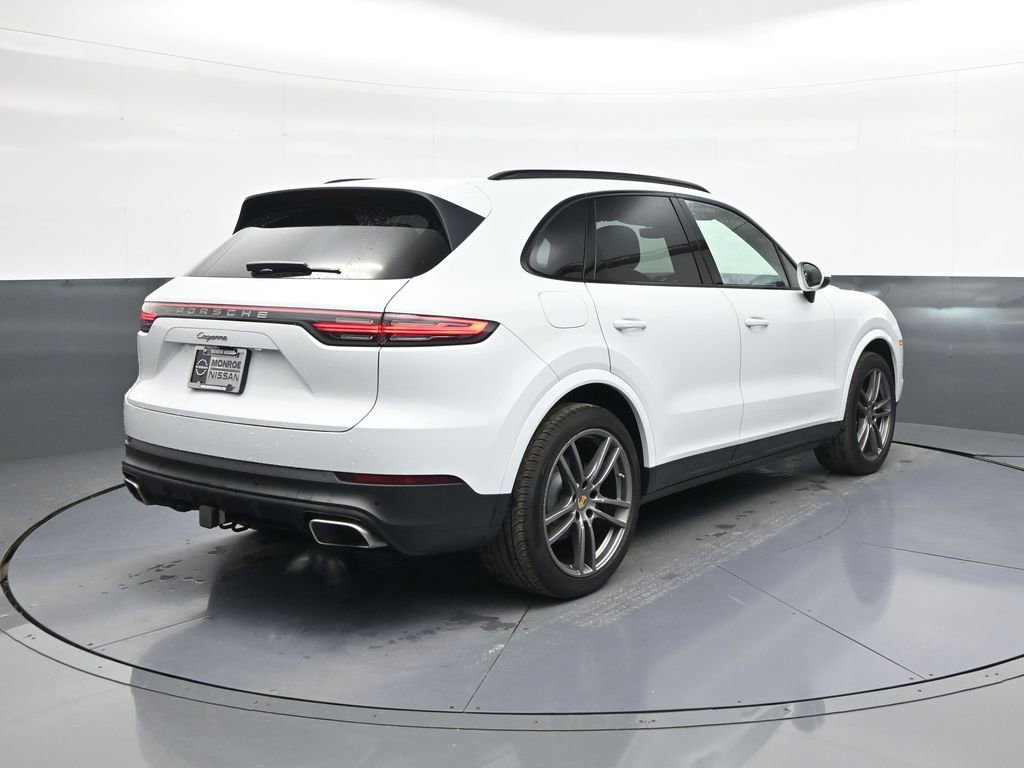 Used 2023 Porsche Cayenne AWD/4WD image 7