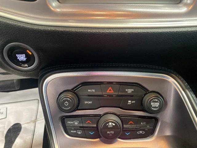 Used 2022 Dodge Challenger SXT image 20