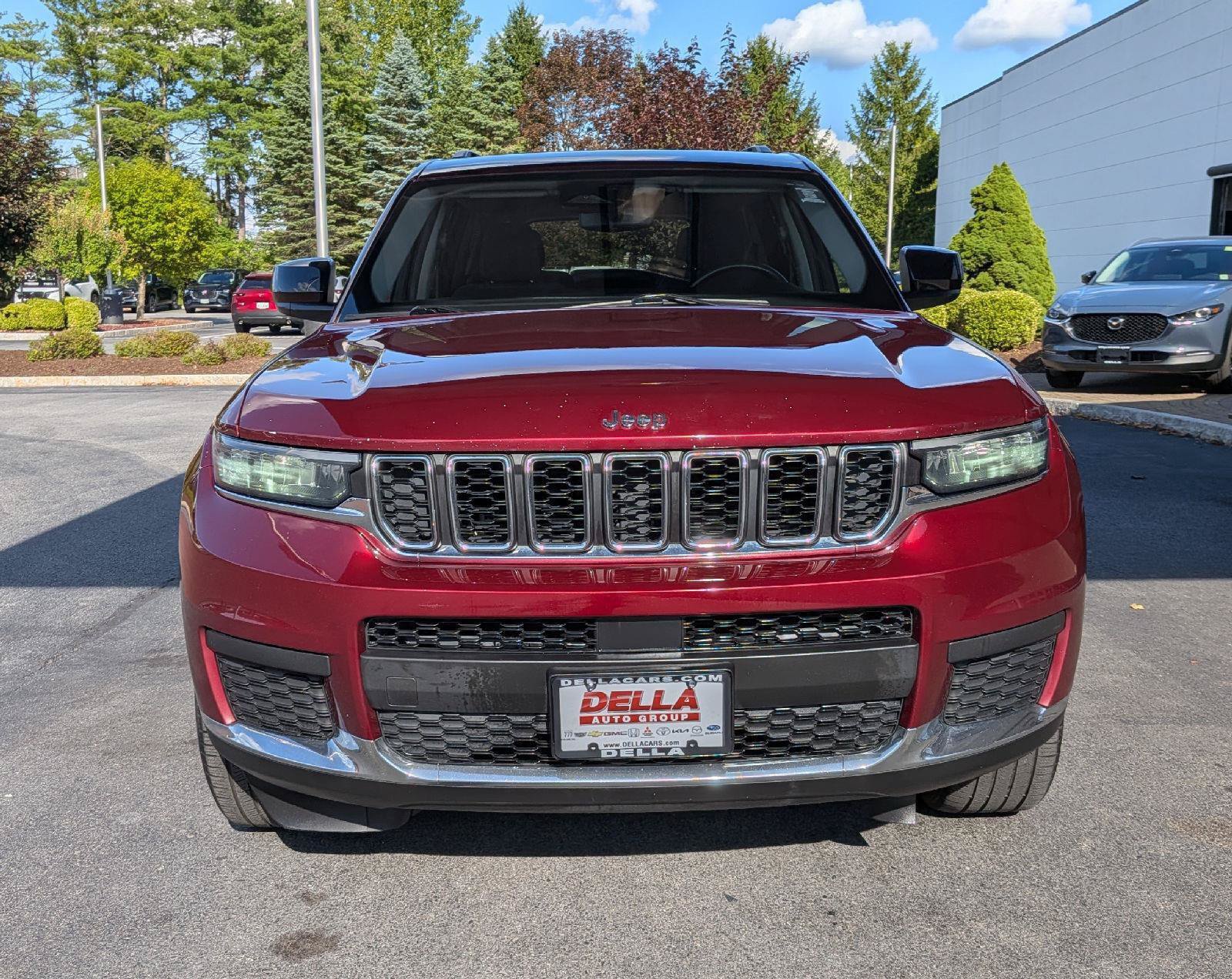 Used 2022 Jeep Grand Cherokee L Laredo w/ Luxury Tech Group I AWD/4WD image 2