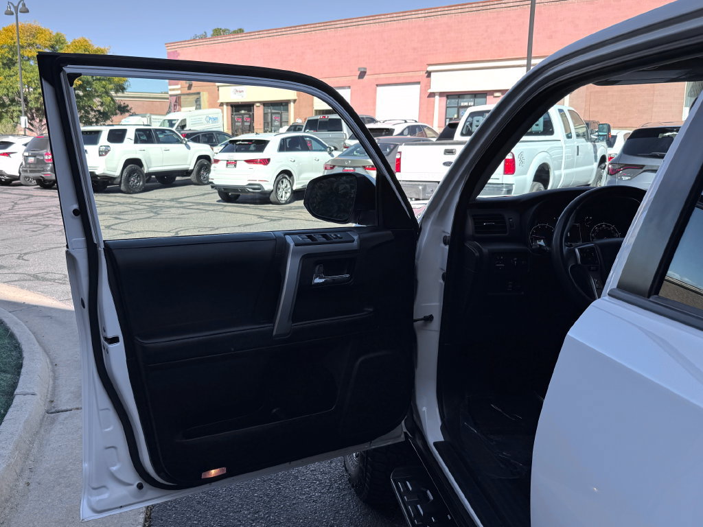 Used 2022 Toyota 4Runner SR5 AWD/4WD image 16