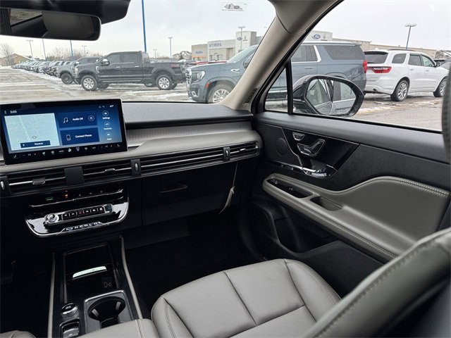 New 2026 Lincoln Corsair Premiere image 18