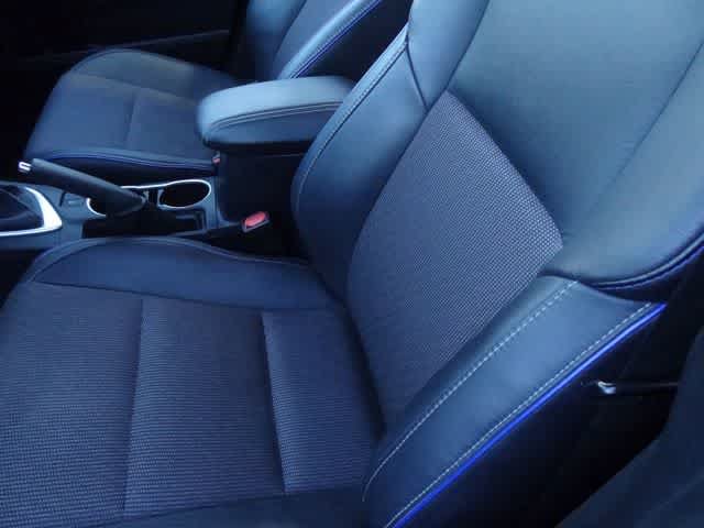Used 2018 Toyota Corolla SE w/ Carpet Mat Package (TMS) FWD image 9