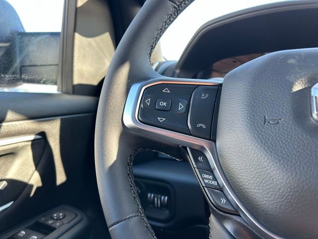 New 2026 RAM 1500 4x4 Crew Cab image 32
