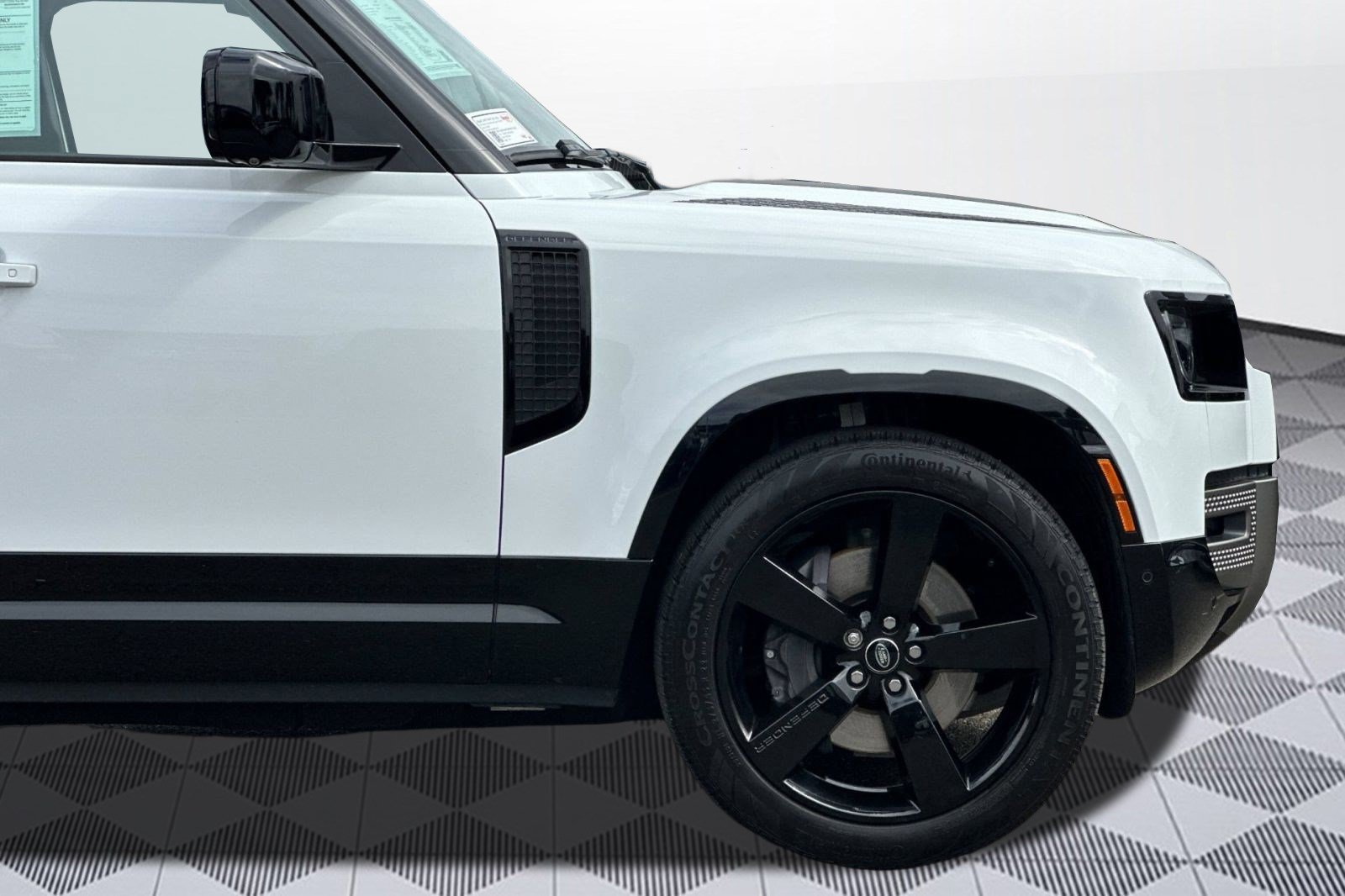 Certified 2024 Land Rover Defender 130 X-Dynamic SE AWD/4WD image 38
