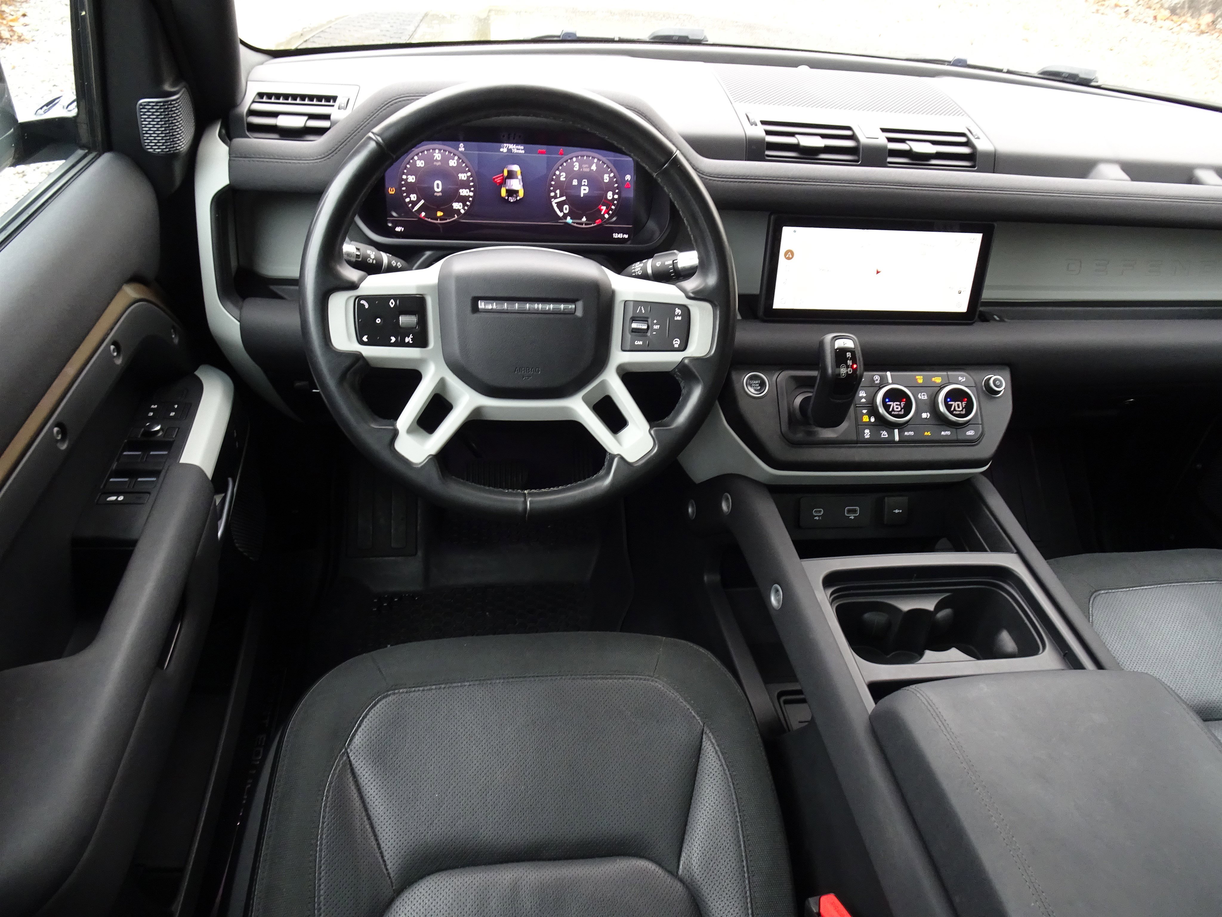 Used 2020 Land Rover Defender 110 First Edition image 19