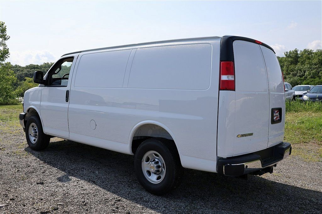 New 2025 Chevrolet Express 3500 w/ Driver Convenience Package RWD image 7