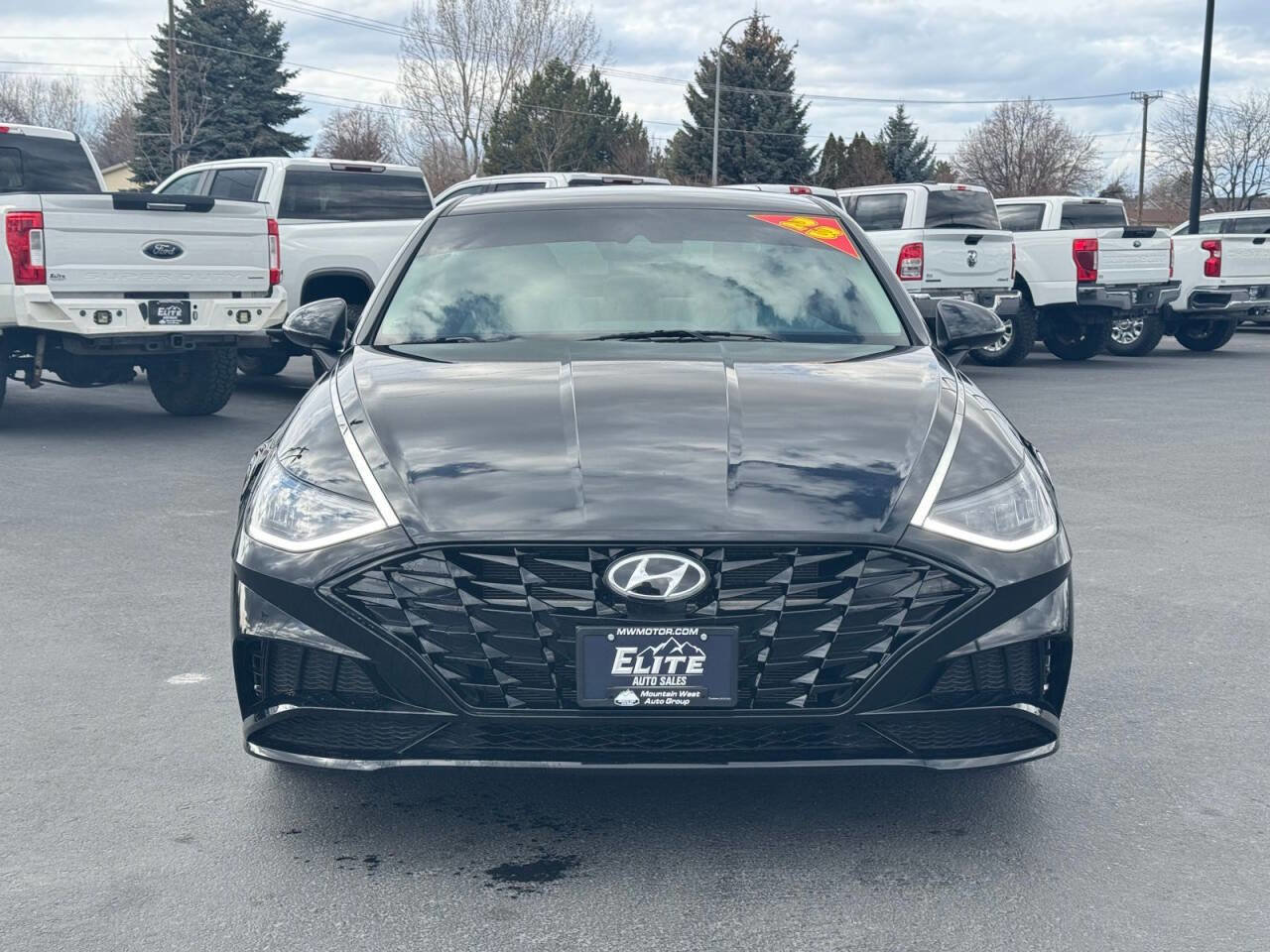 Used 2023 Hyundai Sonata SEL image 2