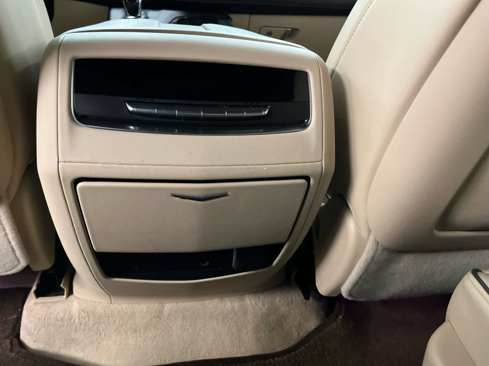 Used 2023 Cadillac Escalade Premium Luxury image 18