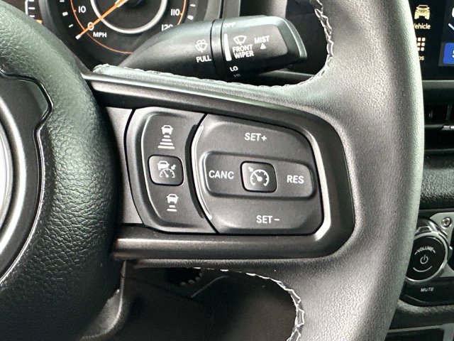 Used 2025 Jeep Gladiator Sport AWD/4WD image 9