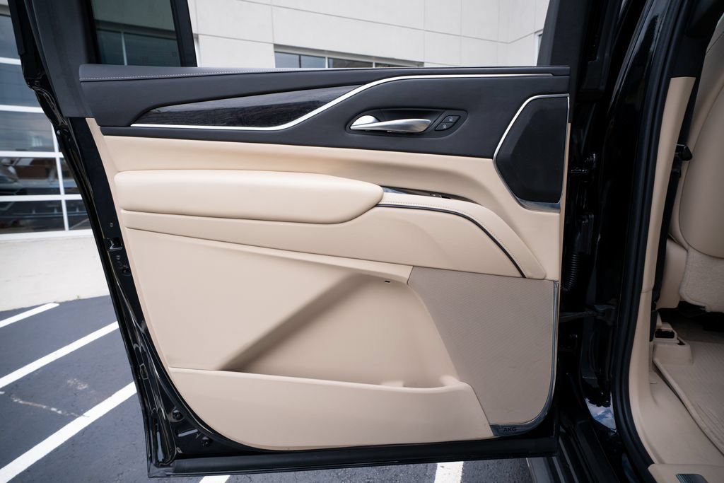 Used 2022 Cadillac Escalade ESV Premium Luxury AWD/4WD image 43