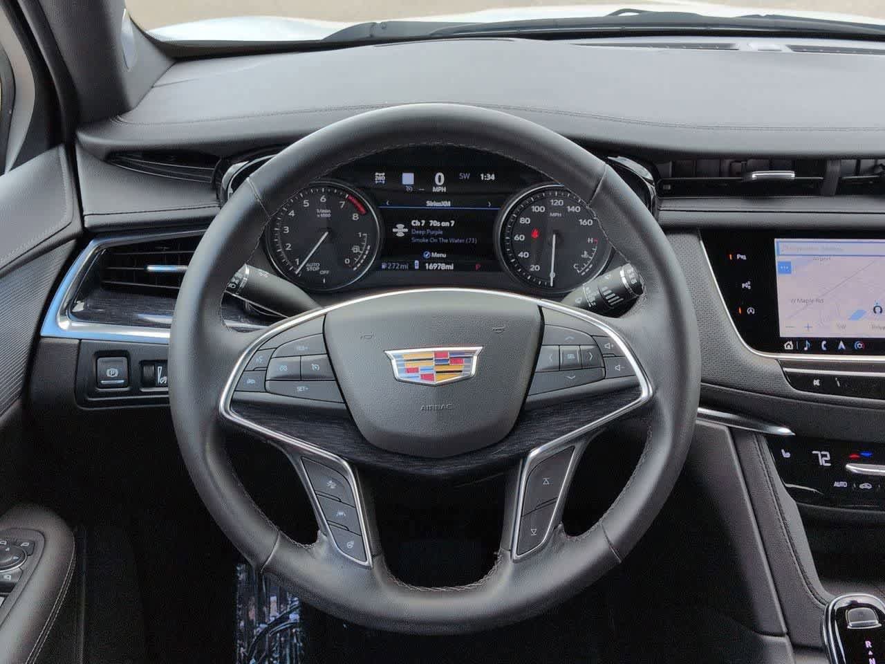 Used 2023 Cadillac XT5 Premium Luxury w/ Technology Package AWD/4WD image 23