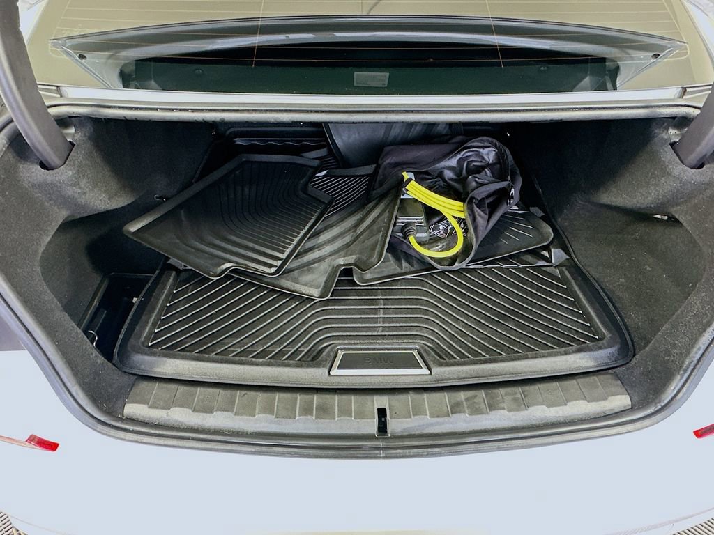 Used 2022 BMW 330e 330e iPerformance w/ M Sport Package image 27