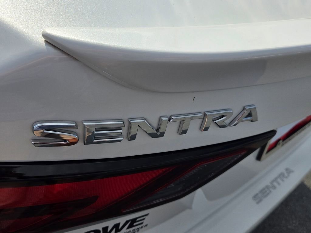 Used 2025 Nissan Sentra SR w/ SR Premium Package image 11