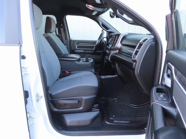 Used 2024 RAM 3500 Big Horn image 24