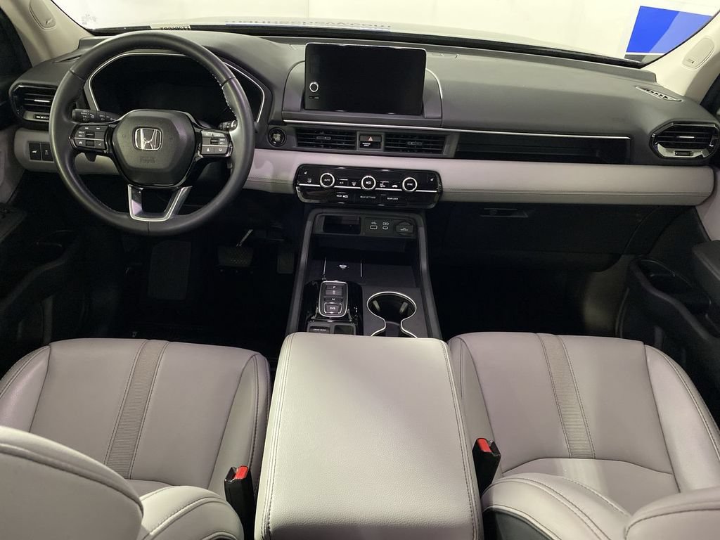 Used 2025 Honda Pilot Touring image 26