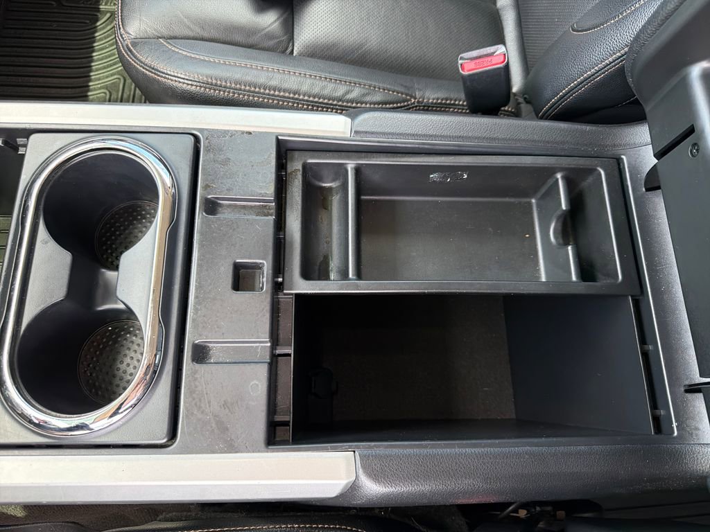 Used 2018 Nissan Titan SL AWD/4WD image 38