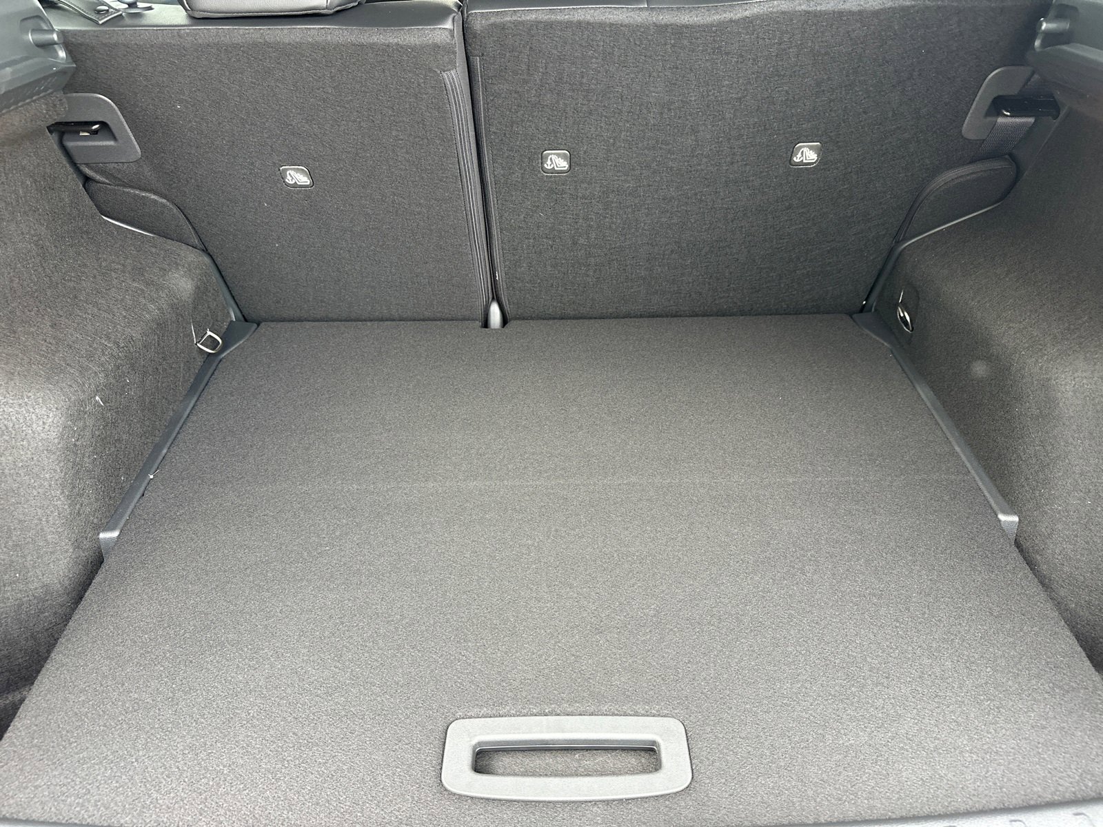 New 2025 Nissan Kicks SR image 18